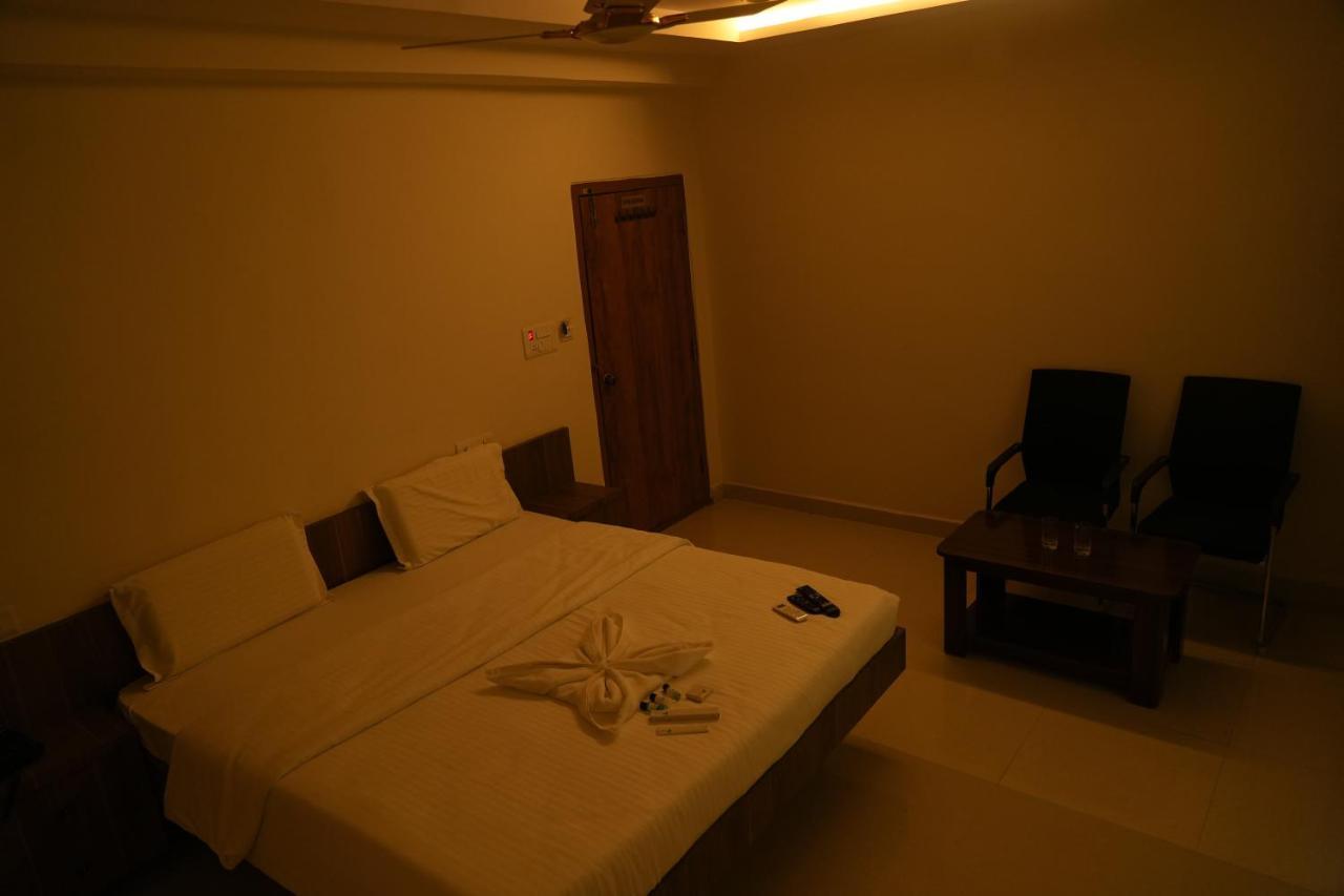 Hotel 5 Star Grand- Premium Shamshabad Esterno foto