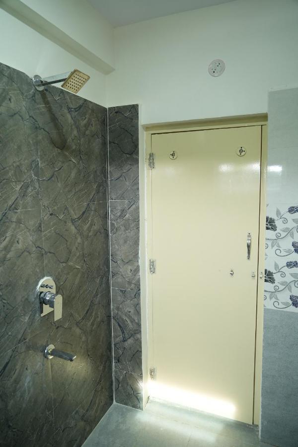Hotel 5 Star Grand- Premium Shamshabad Esterno foto