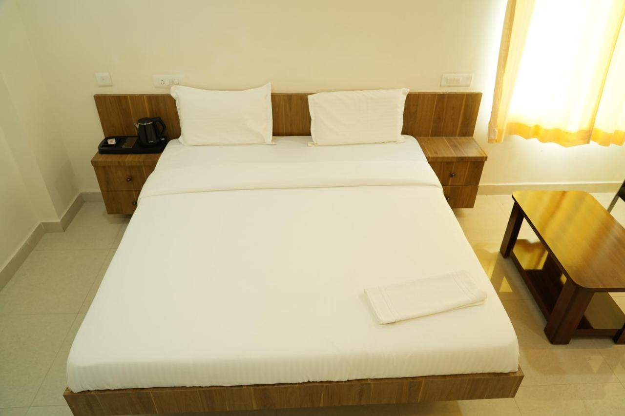 Hotel 5 Star Grand- Premium Shamshabad Esterno foto