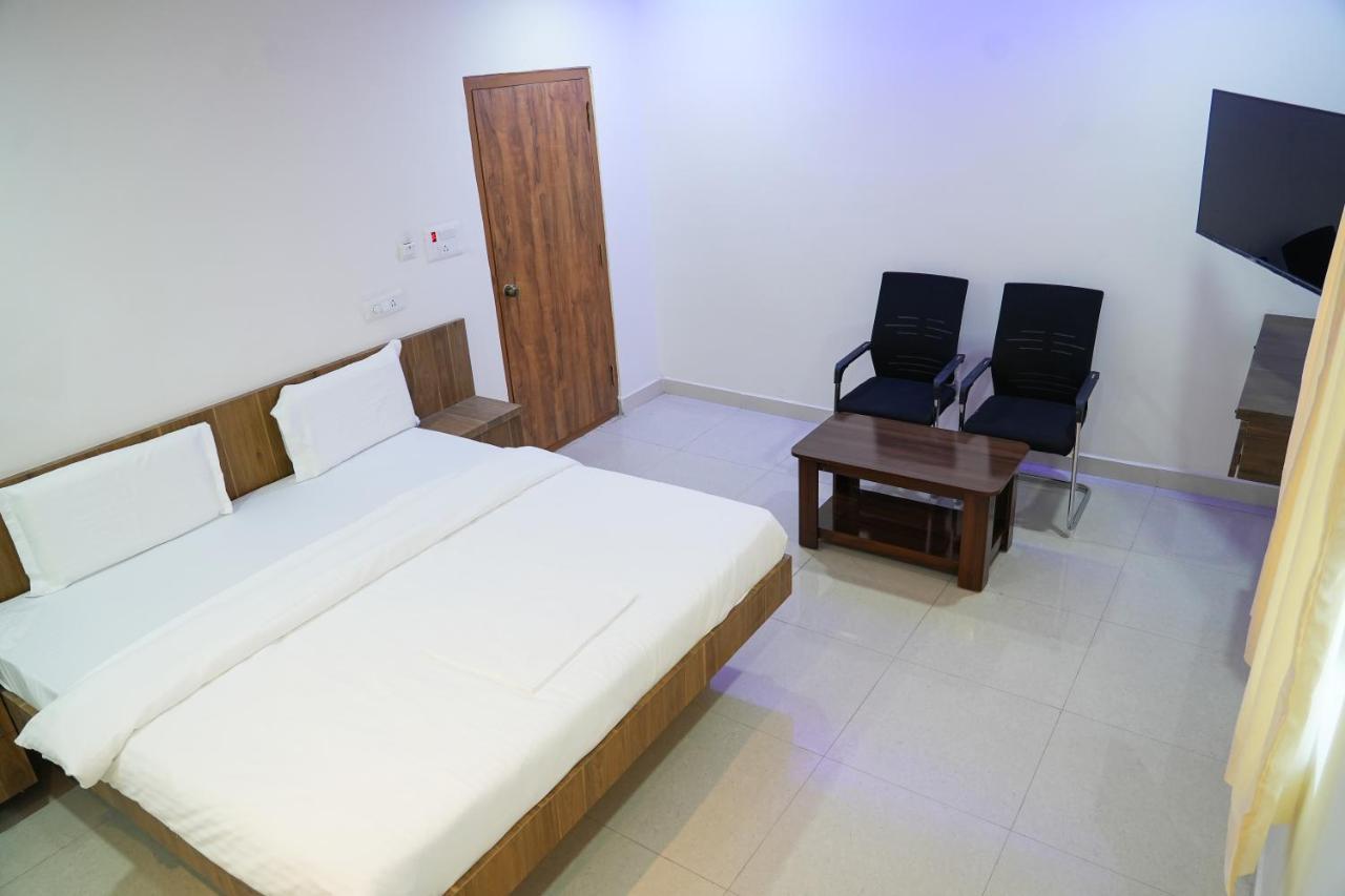 Hotel 5 Star Grand- Premium Shamshabad Esterno foto