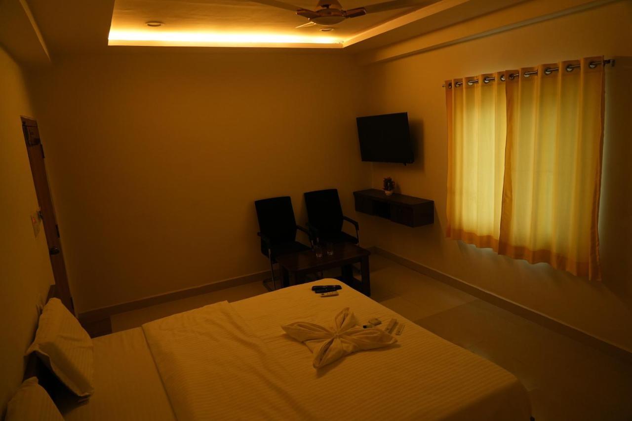 Hotel 5 Star Grand- Premium Shamshabad Esterno foto